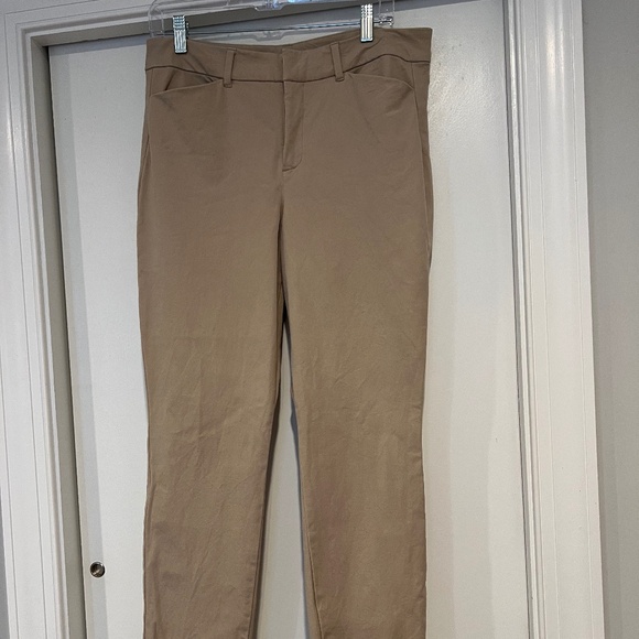 Old Navy Khaki Pixie Pants - Picture 1 of 2